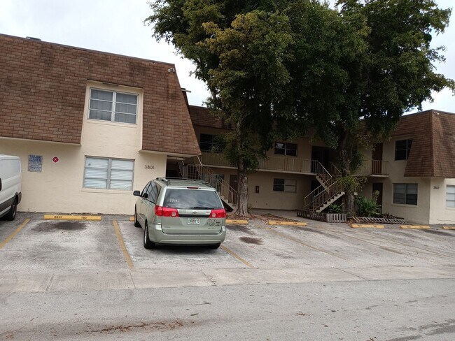 Photo - 3801 SW 59 Terr Davie, FL 33314