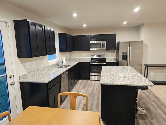 Photo - 203 Bowline Dr