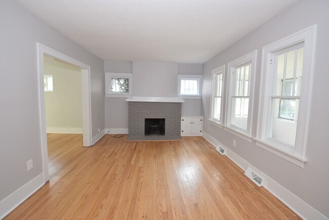 Photo - Near Notre Dame 2 Story 3 bedroom with 2 car garage