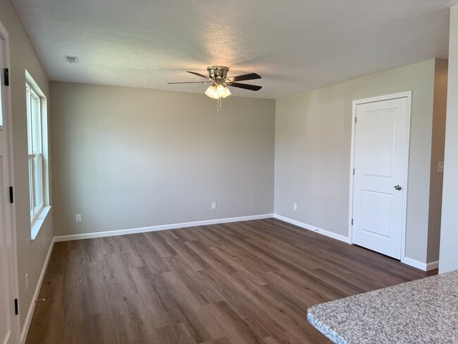 Photo - 625 Crescent Dr