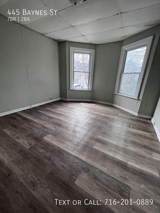 Photo - 445 Baynes St
