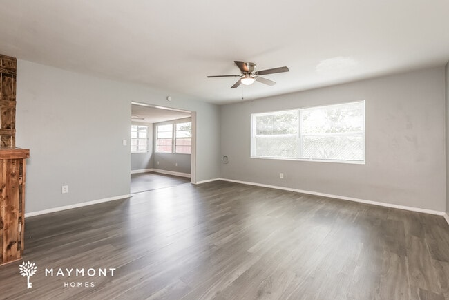 Photo - 2310 Crosby St