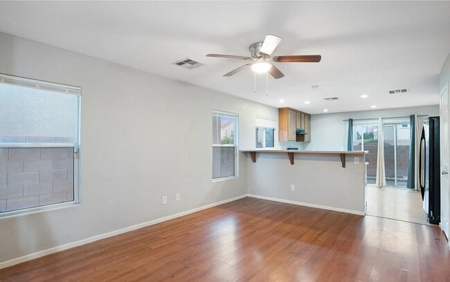 Photo - 541 Warminster Ave