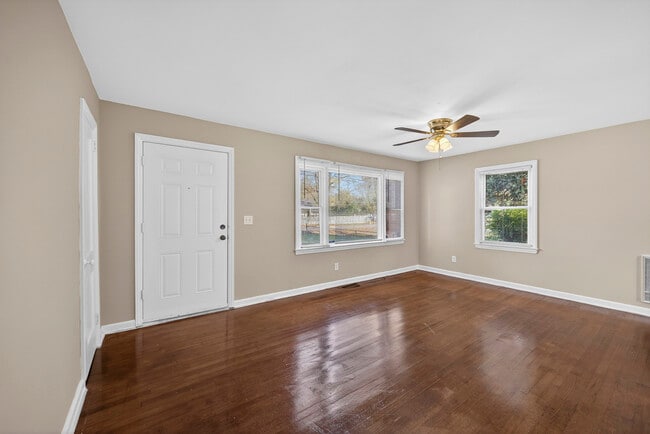 Photo - 2221 Woodward Ave