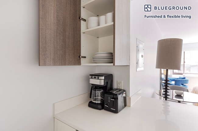 Photo - 311 W 50th St Unidad FL2-ID2073