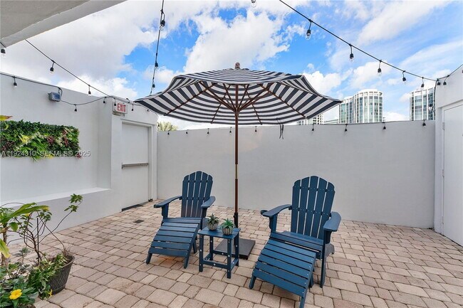 Photo - 2977 McFarlane Rd