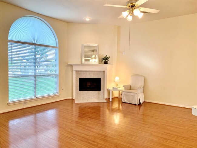 Photo - 1015 Tennyson Dr