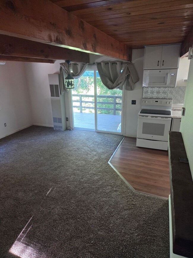 Photo - Charming 3-Bed, 2-Bath Home in Peaceful Tw...