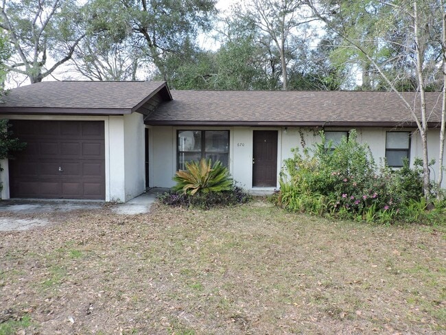 Building Photo - 670 SW Cardinal Dr Rental