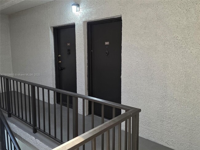 Photo - 10399 N Kendall Dr Unit AA8