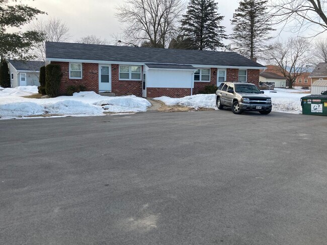 Outside of one of the buildings - 222 Elm Dr Unidad 1