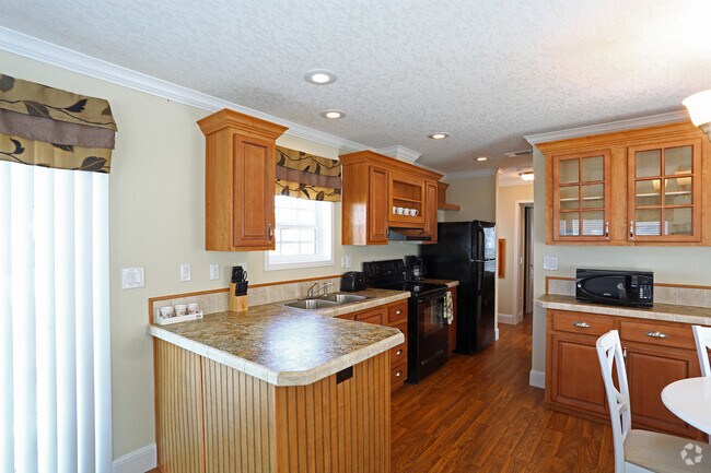 Central Park MH & RV Resort - Central Park MH & RV Resort Apartments