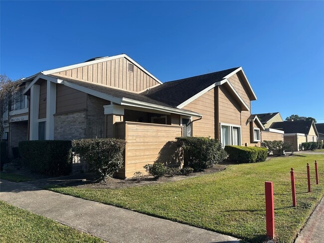 Building Photo - 6119 Dryad Dr