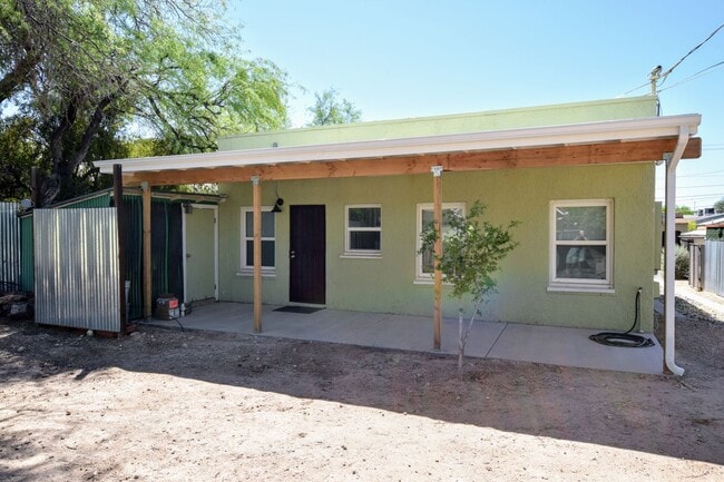 Photo - ALL UTILITIES INCLUDED - Updated Historic 1929 1 Bed 1 Bath Attached Bungalow