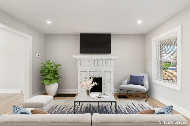 Photo - 2 Bedroom - Beautifully renovated, modern townhome close to downtown Columbus! Unit Apt 8