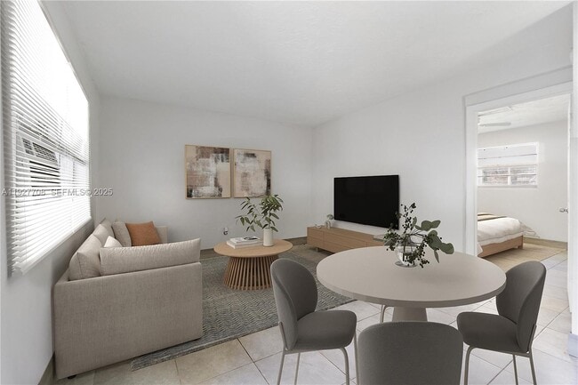 Photo - 332 SW 3rd St Unidad 8