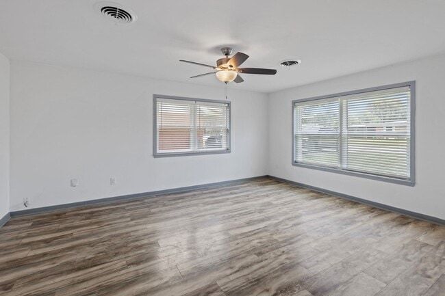 Photo - 503 Hickok St