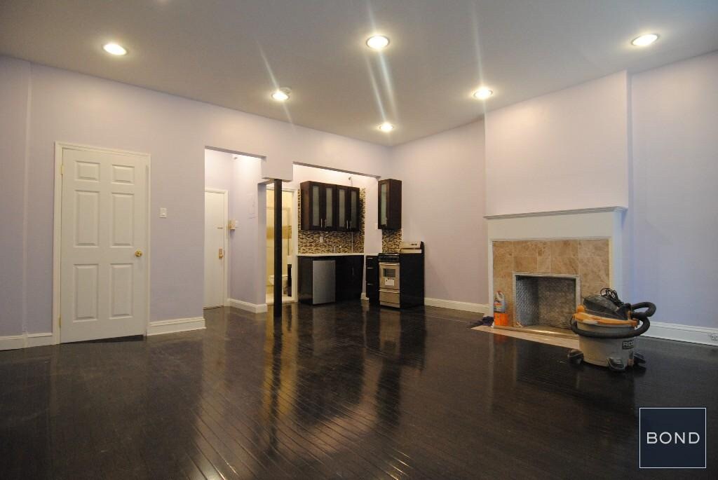 Photo - 18 West 37th Street