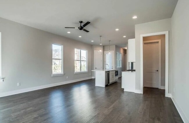 Photo - 1052 2nd Ave S