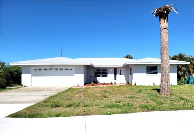 Building Photo - 3413 Port Charlotte Blvd Rental
