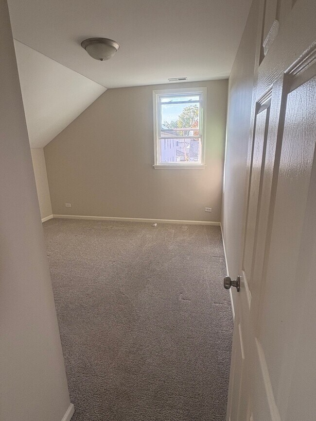 Photo - 2733 N Marmora Ave Unit 2w