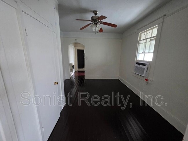 Photo - 3022 Toulouse St