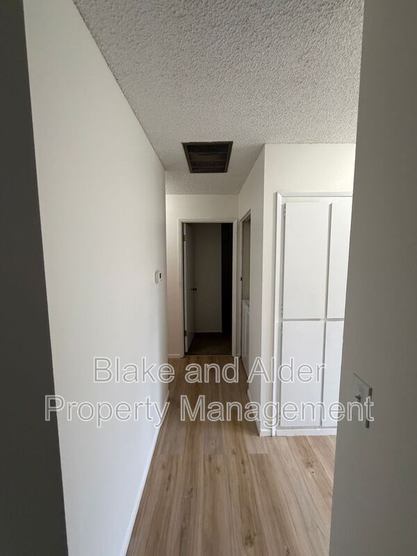 Photo - 5533 SW Lombard Ave