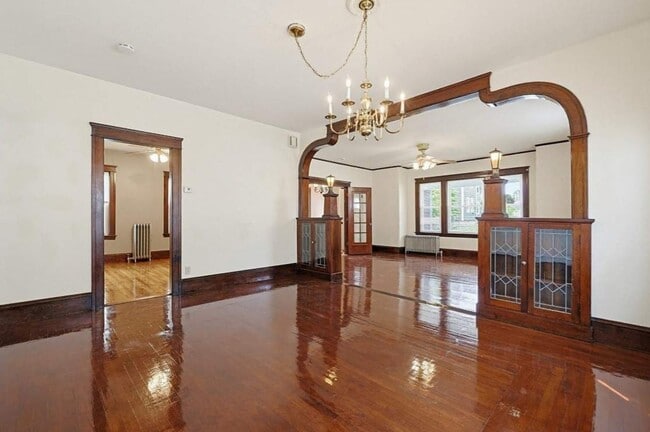Photo - 17 N Woodford St Unit 3