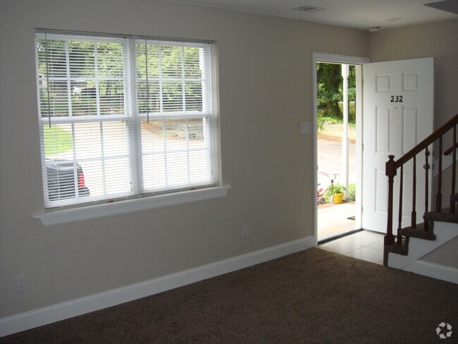 Building Photo - 232 Waldo St Rental