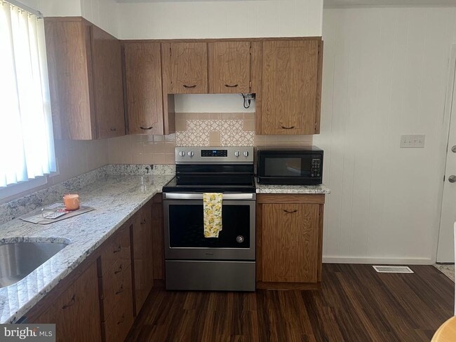 Photo - 705 Bayberry Rd