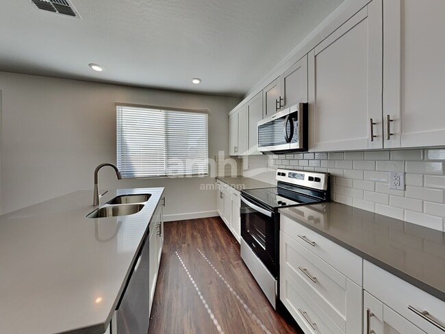 Photo - 17129 Puget Ave