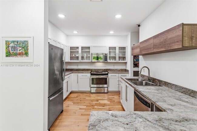 Photo - 3152 Jackson Ave