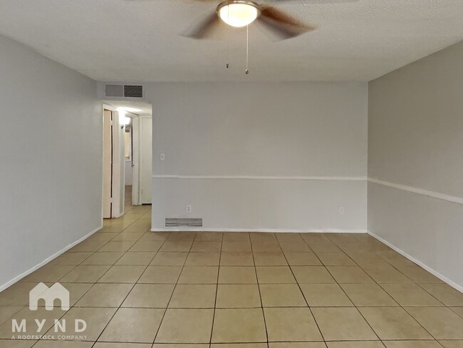 Photo - 903 E 5th St