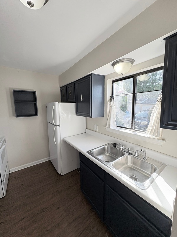 Photo - 240 Jamil Rd