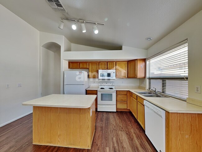 Photo - 16213 W Latham St