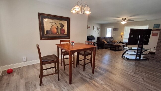 Photo - 7520 Amanda Cir