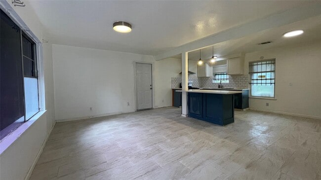 Photo - 3819 Botany Ln