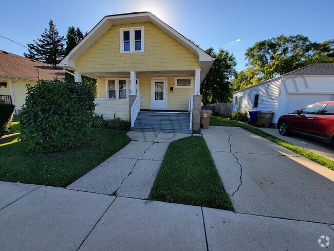 Building Photo - Single Family Home