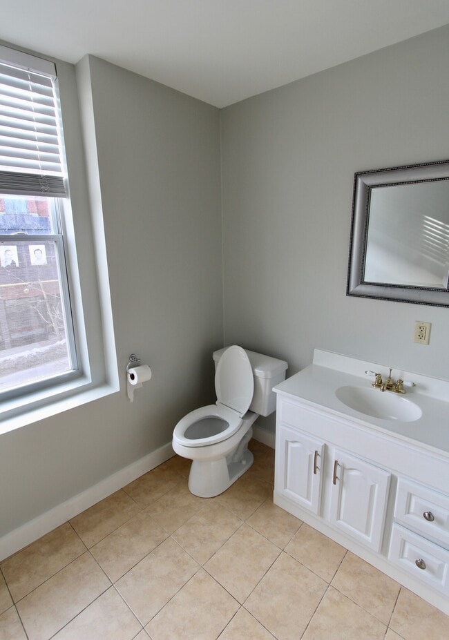 Photo - 327 Main St Unit 1