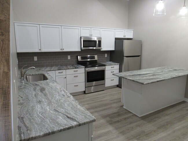 Photo - 211 Broadway Ave S Unidad A211-02