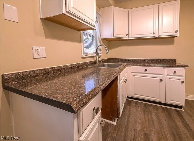 Photo - 21151 Fuller Ave