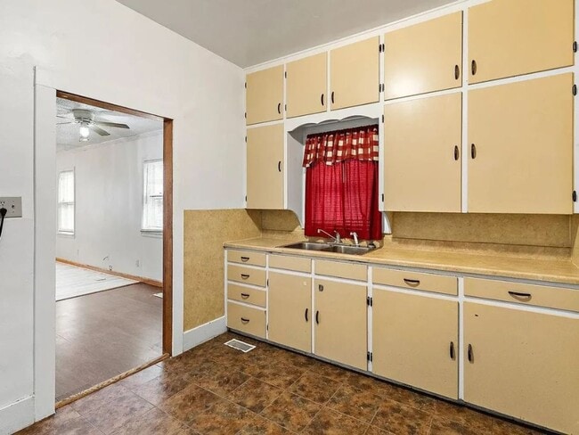 Photo - Updated 2 bed 1 bath bungalow