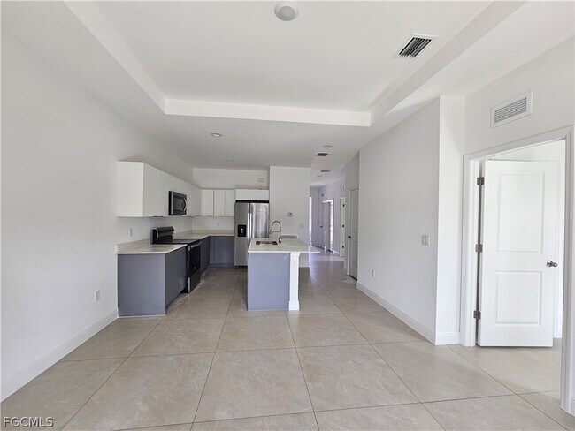 Photo - 8753 Buckingham Rd