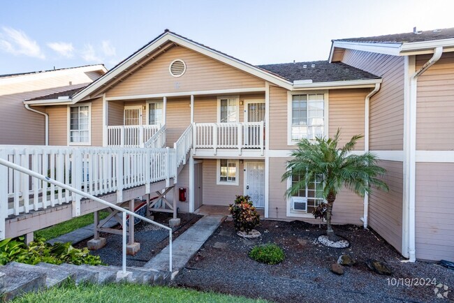 Building Photo - 2BR 2BA Townhouse in Waipio with PARKING!