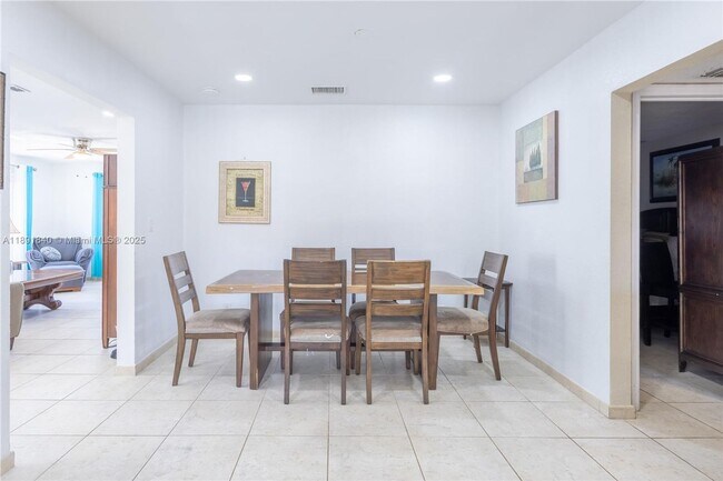 Photo - 1660 NE 25th Ave