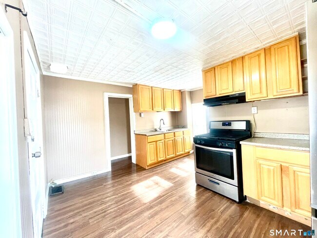 Photo - 128 Franklin St Unit 2nd Floor