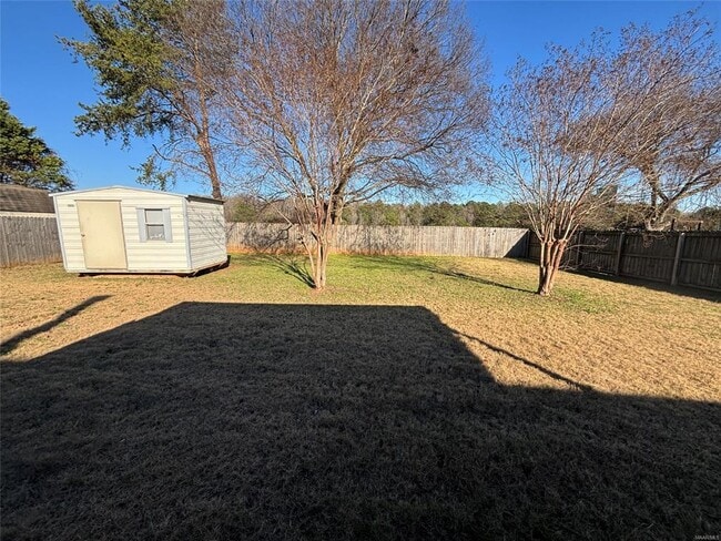 Photo - 1968 Calumet Pkwy