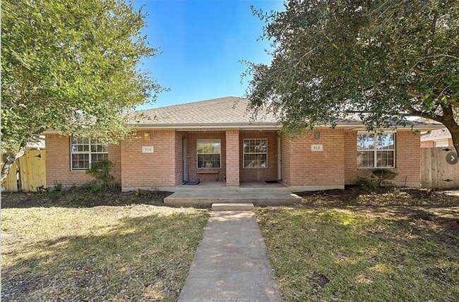 Building Photo - 914 Crepe Myrtle St Rental