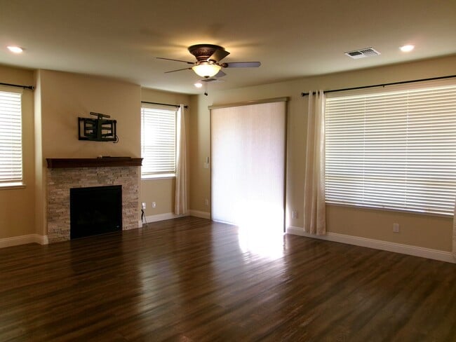 Photo - Beautiful 3bd, Office, 2 bath home in Spanish Springs