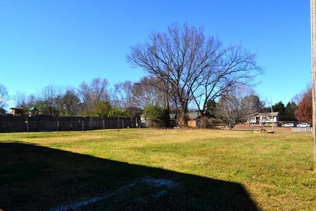 Photo - 728 Pleasant Valley Rd